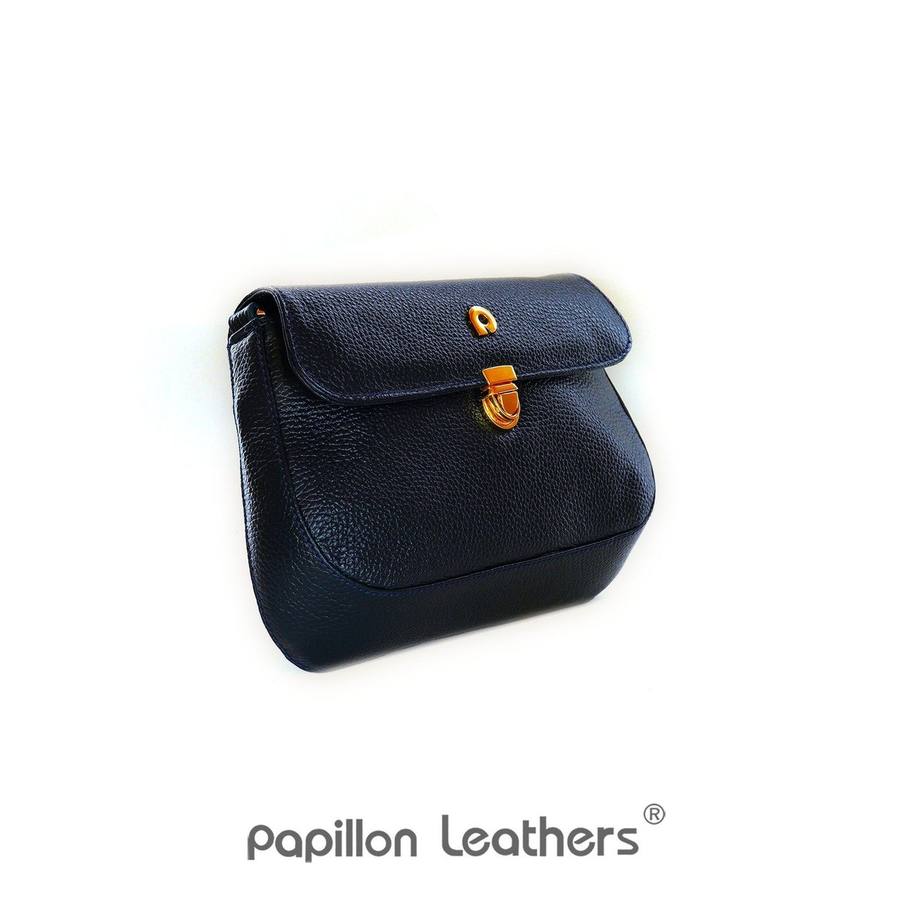 Urutan pembelian tas kulit wanita berdasarkan frekuensi pemakaian
