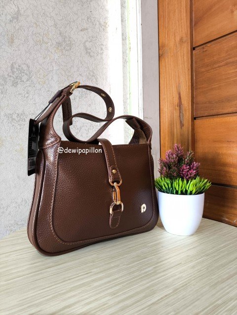 tas kulit warna asem yang dinilai dalam review tas Papillon asli
